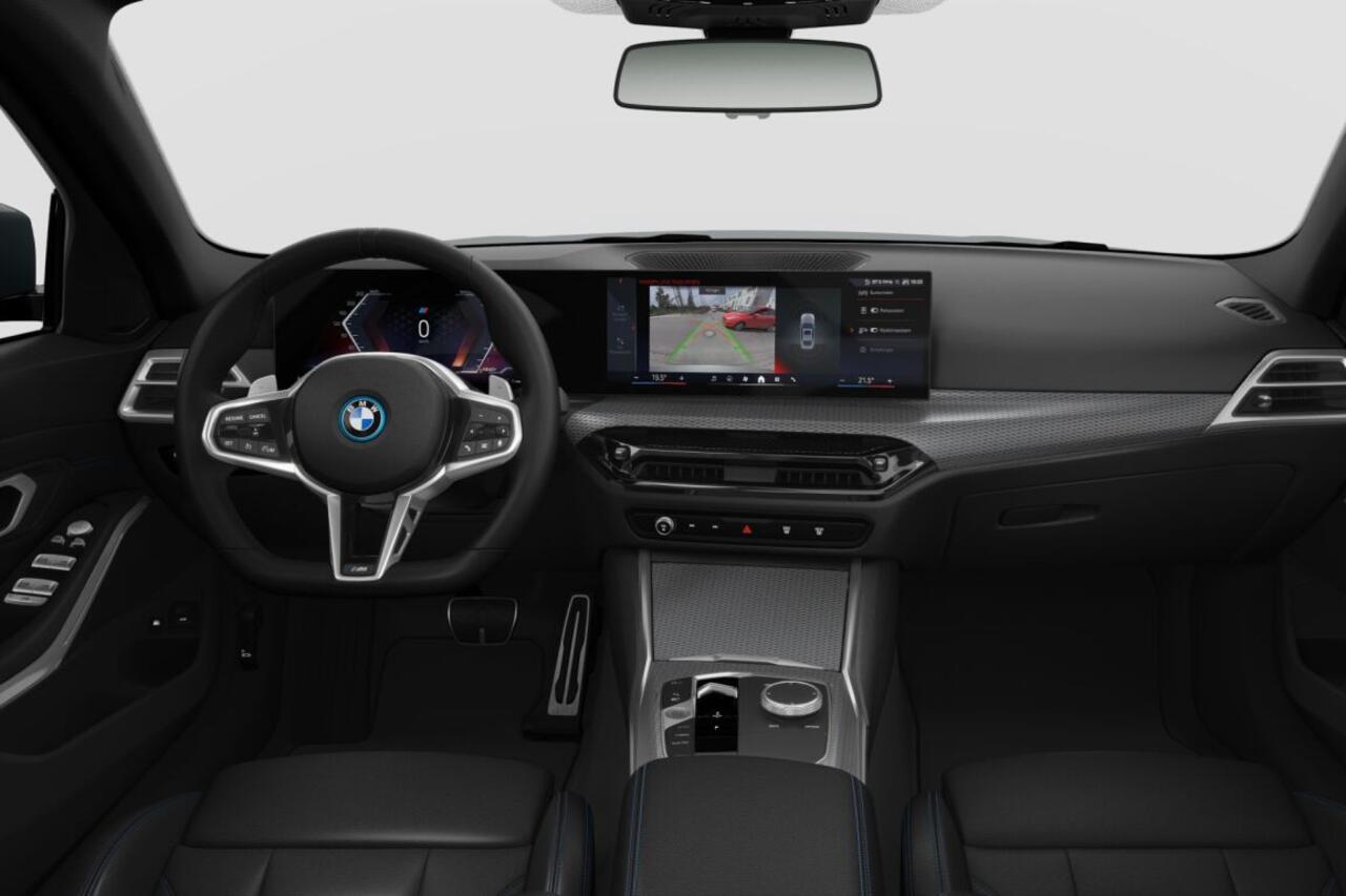 BMW 3-SERIE Sedan 330e | M Sport | Comfort Pack | Elektrisch Glazen Panoramadak