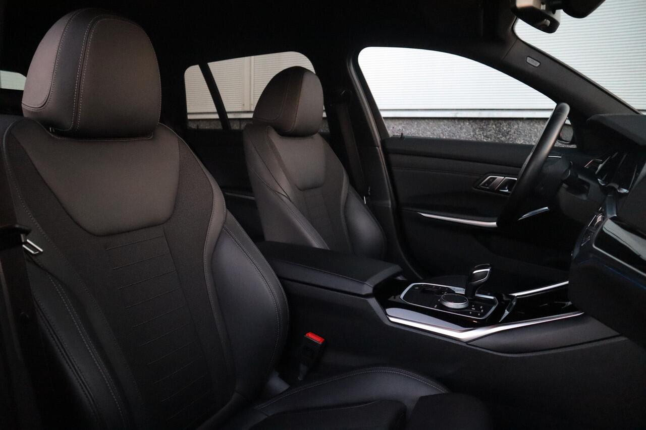 BMW 3-SERIE Touring 330e Sport Line / SOH 95% / Hifi / Camera / Sportstoelen /