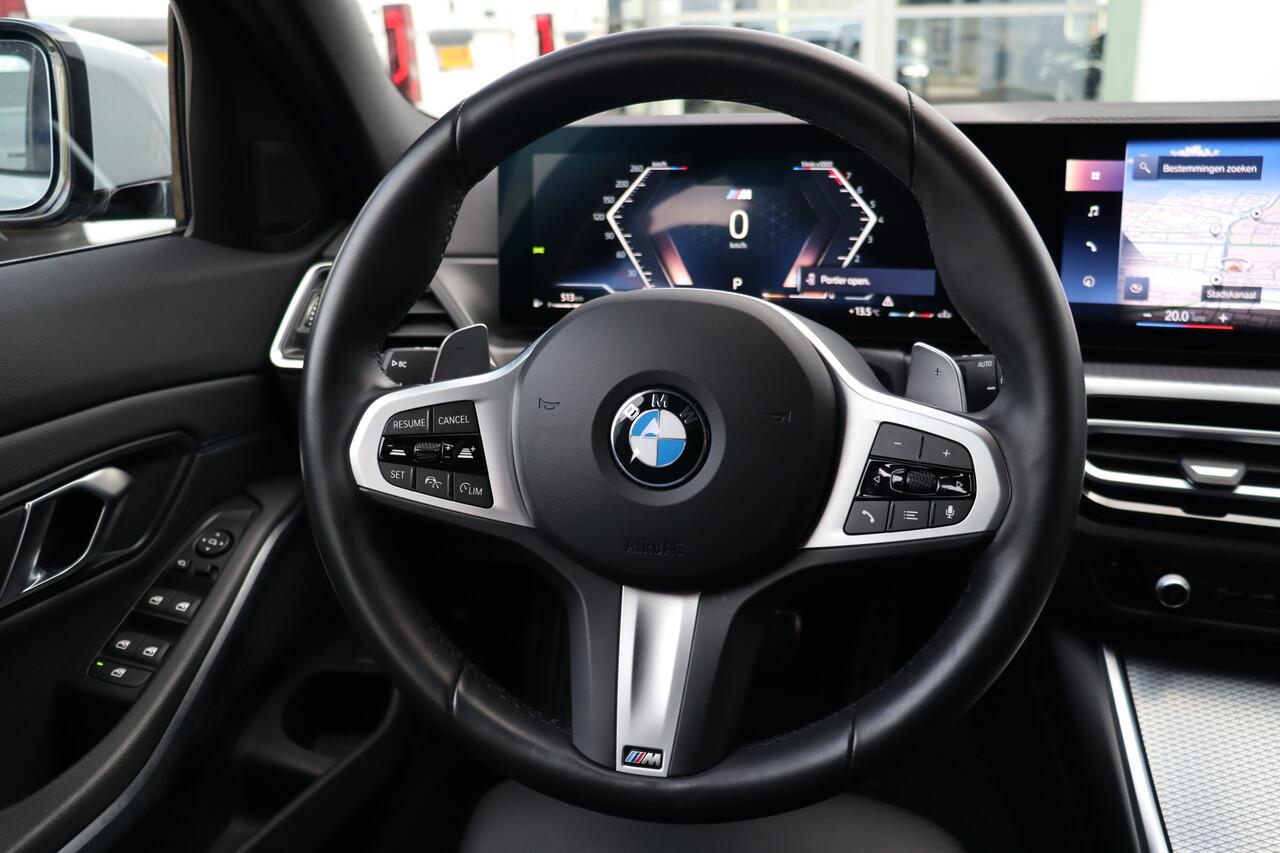 BMW 3-SERIE Touring 330i M-Sport | Adap. Cruise | Widescreen | Stoelverwarming | Camera | Climate Control | Navigatie | Carplay | 20''