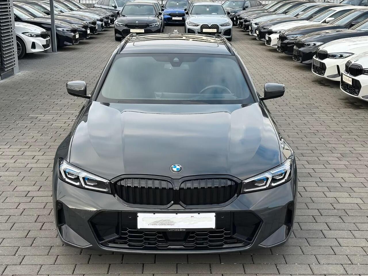 BMW 3-SERIE Touring 320d xDrive M-SPORT ** LED, NAVI+, PANORAMA, HuD, TREKH, 19-inch LMV, DRAVIT GRAU ** 1e EIG - UNFALLFREI ** ** INFORMEER OOK NAAR ONZE AANTREKKELIJKE FINANCIAL-LEASE TARIEVEN **