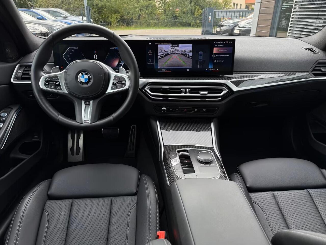 BMW 3-SERIE 320d xDrive M-SPORT ** LASER, NAVI+, LEDER, HuD, ACC, SCHUIF/KANTEL, 19-inch LMV, H&K ** 1e EIG - UNFALLFREI - BMW GAR ** ** INFORMEER OOK NAAR ONZE AANTREKKELIJKE FINANCIAL-LEASE TARIEVEN **