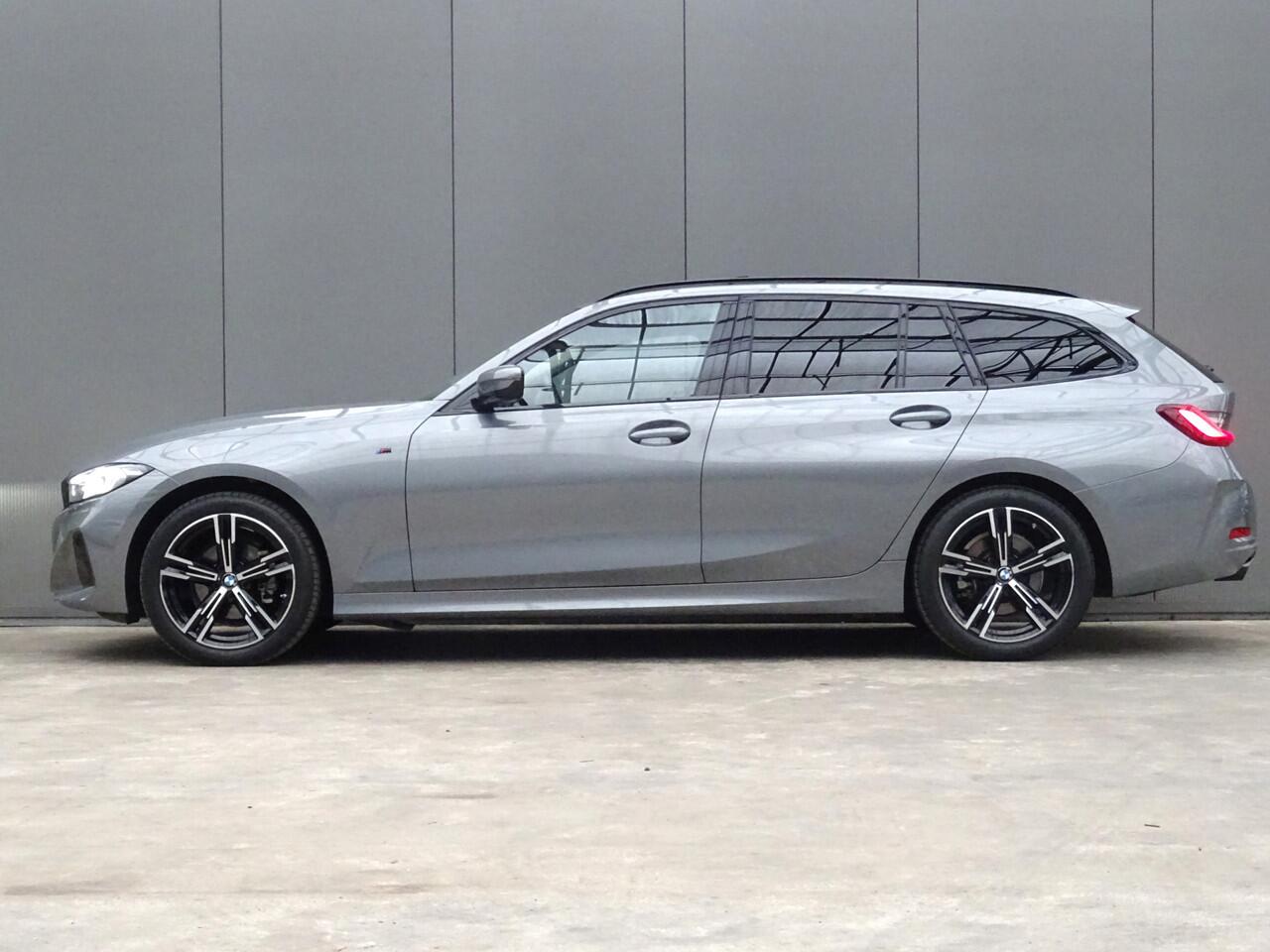 BMW 3-SERIE Touring 318i * PANORAMADAK * LEER * CARPLAY !!