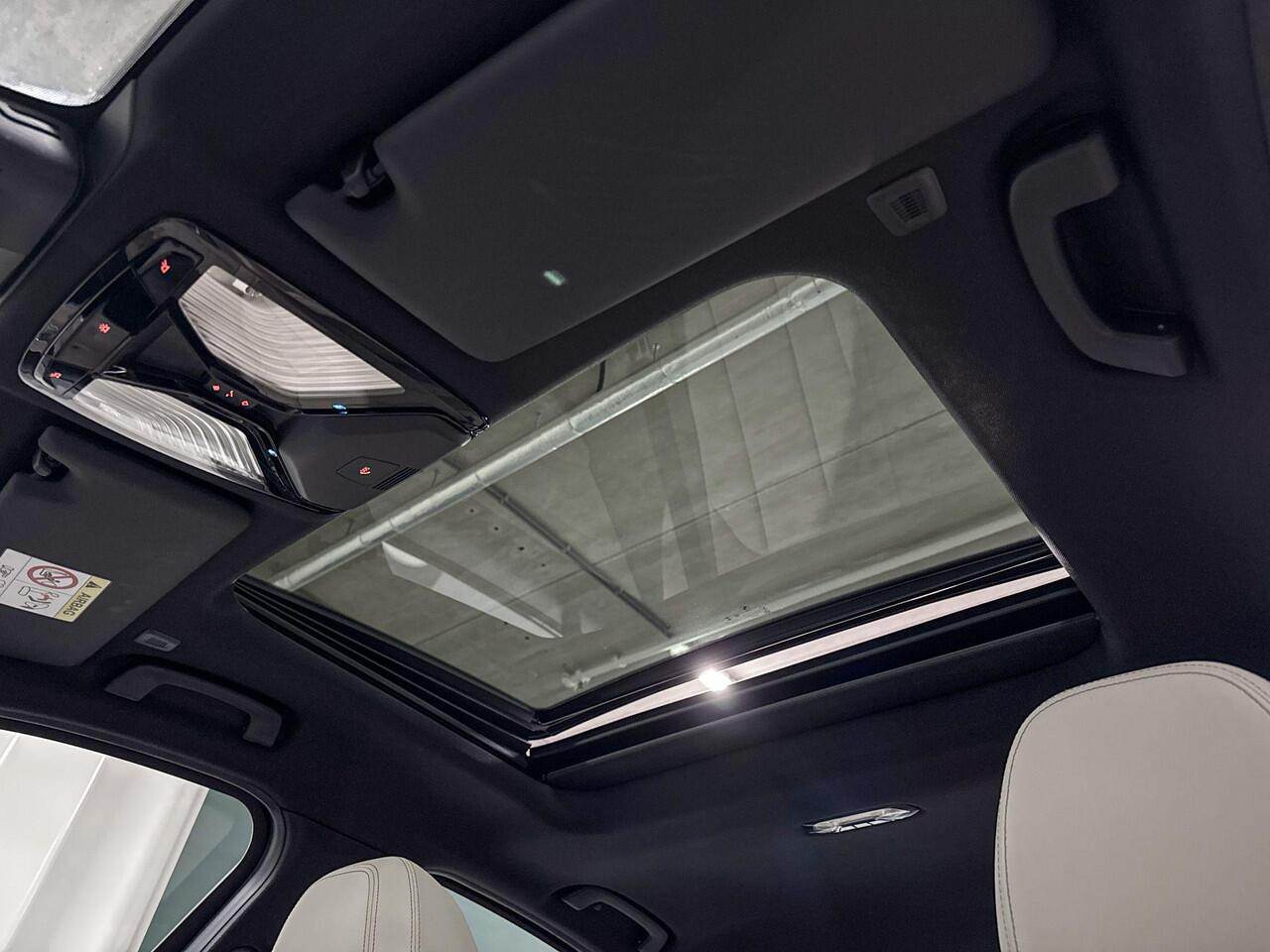 BMW 3-SERIE Sedan 330e xDrive Business Edition Plus | M-Sport | Pano | Stoelverwarming