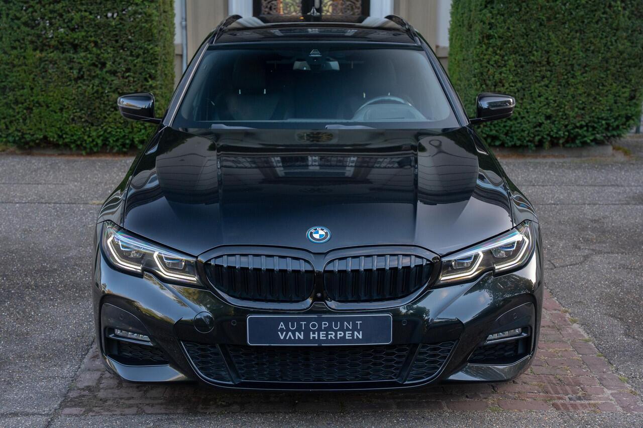 BMW 3-SERIE Touring 330e M-Sport TREKHAAK | LASER | HUD | 360 CAM | SAFETY PACK