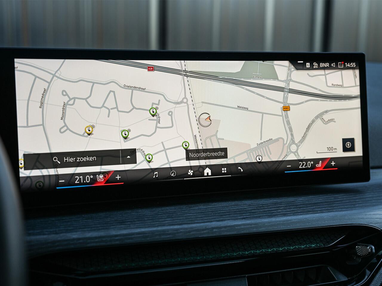 BMW 3-SERIE Touring 330e xDrive · M sport · Accu 19,5kWh · Trekhaak · Panoramadak · Active Cruise · Camera · Ambiance interieur ·