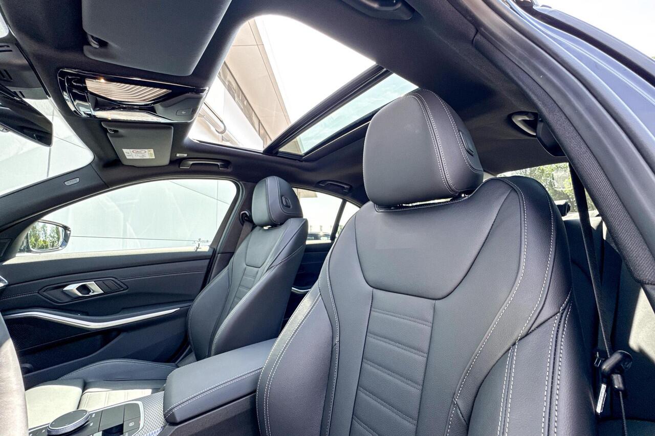 BMW 3-SERIE Sedan 318i