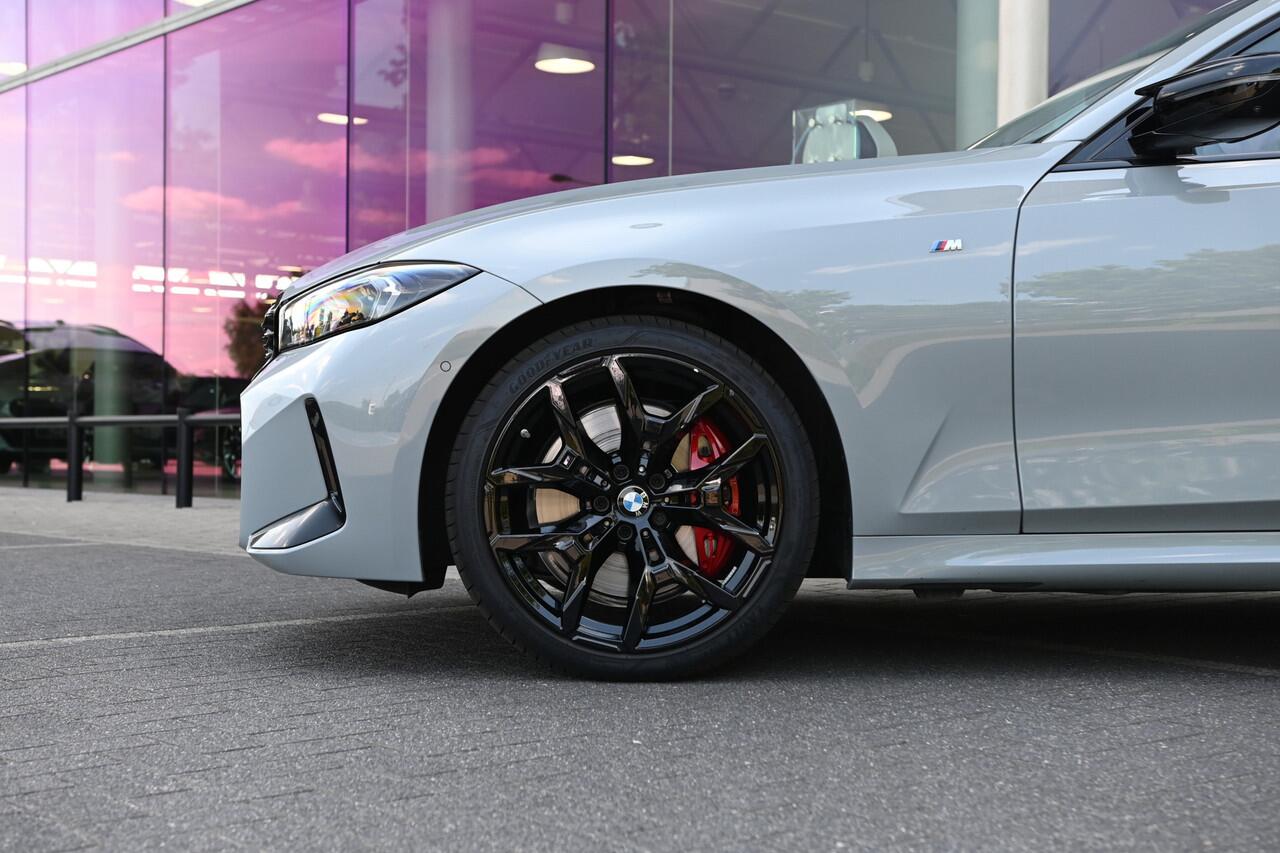 BMW 3-SERIE Touring M340d xDrive High Executive Automaat / Panoramadak / Trekhaak / Sportstoelen / M Adaptief onderstel / Comfort Access / Adaptieve LED / Parking Assistant Plus