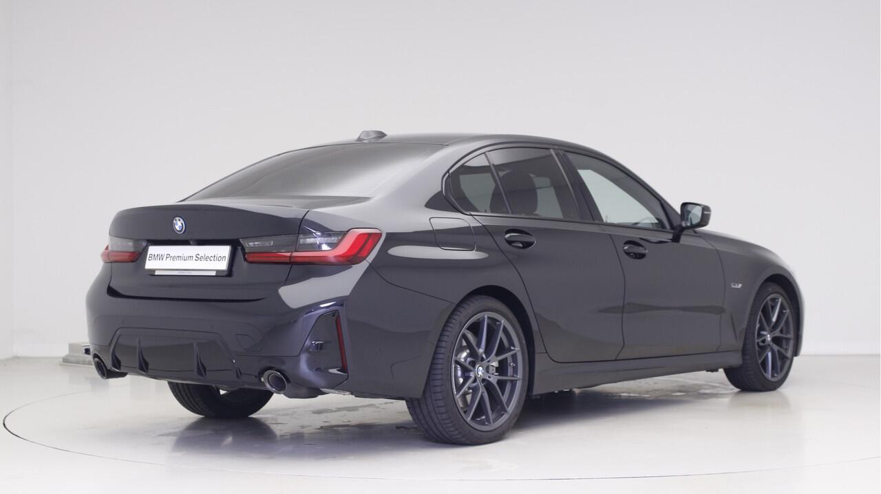 BMW 3-SERIE 320e M-Sport | 19" M-Performance | Leder | Camera | Nu voor 41.895,-