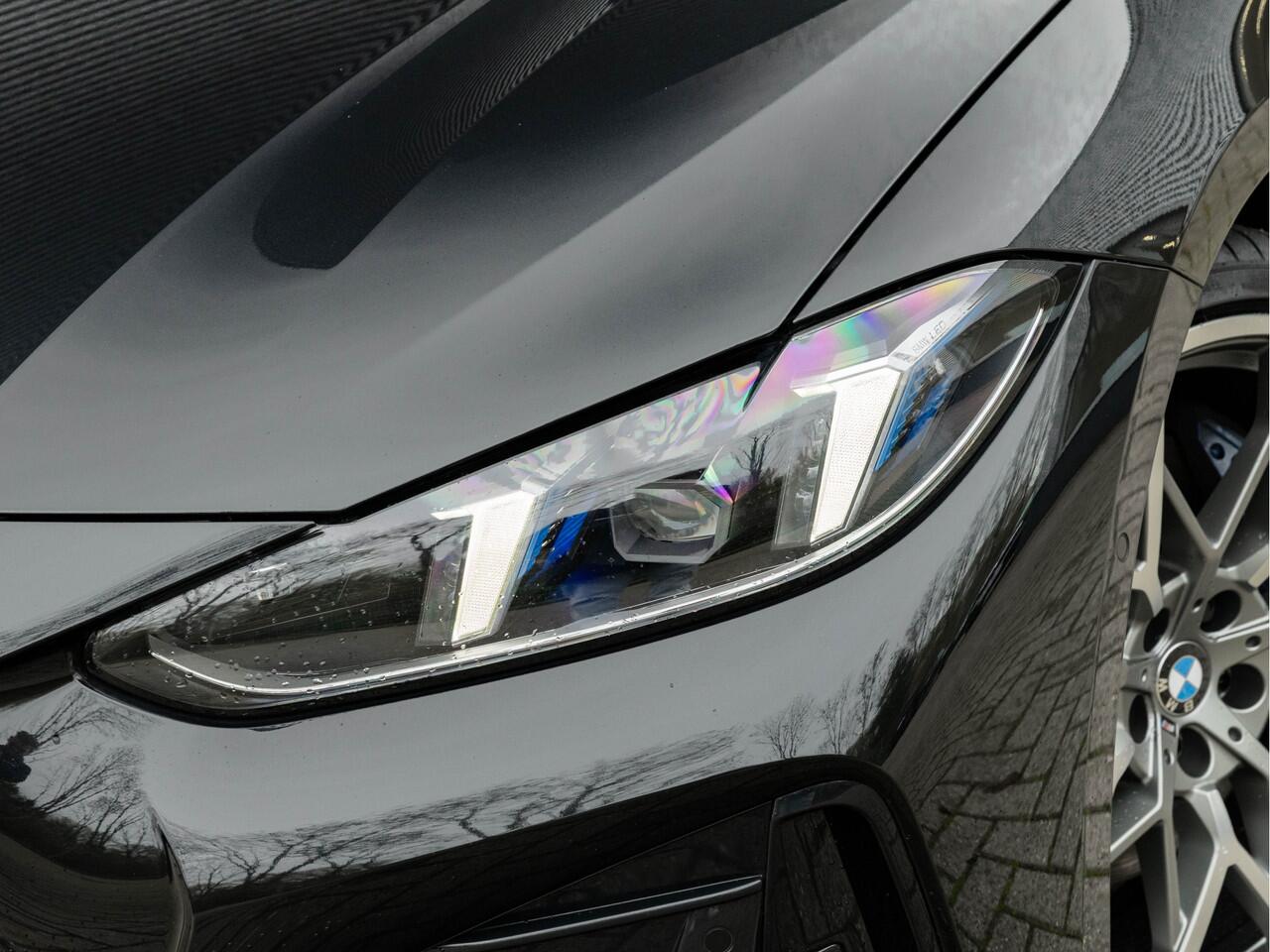 BMW 4-SERIE Cabrio M440i xDrive - M-Sport Pro - ACC - Standkachel - 20 inch Lichtmetaal