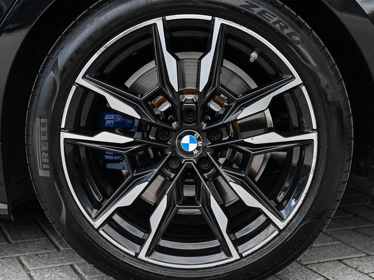 BMW 4-SERIE Gran Coupé M440i xDrive HIGH EXECUTIVE | M-SPORT PAKKET | SHADOW LINE | COMFORT ACCESS | MEMORY SEATS | HEAD-UP DISPLAY | ADAPTIVE CRUISE | VIRTUAL COCKPIT | STOEL - EN STUURVERWARMING | ACHTERBANK VERWARMING | EL. TREKHAAK
