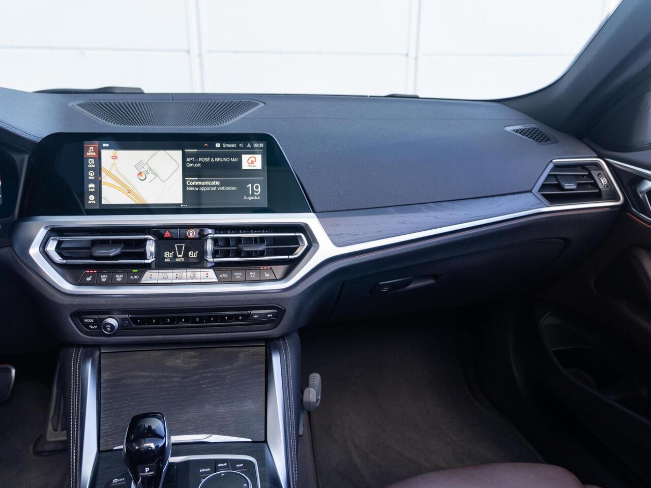 BMW 4-SERIE Cabrio 420i | M Sport | Innovationspakket | Nekverwarming | Verwarmd Stuurwiel | Stoelverwarming | Comfort Access | 18'' | Achteruitrijcamera | Trekhaak