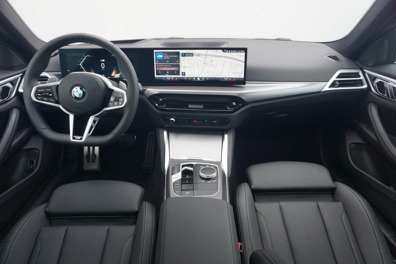 BMW 4-SERIE Gran Coupe 420i | M Sportpakket Pro | Glazen schuif-/kanteldak | Stuur- en stoelverwarming | Active Cruise Control | Head-Up Display | HiFi System | 19" M Y-Spaak