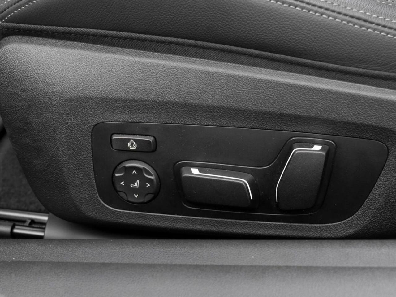 BMW 4-SERIE Cabrio 430i M-Sport ACC HEAD-UP LIVE COCKPIT SPORTSTOELEN STOELVERWARMING STUURVERWARMING