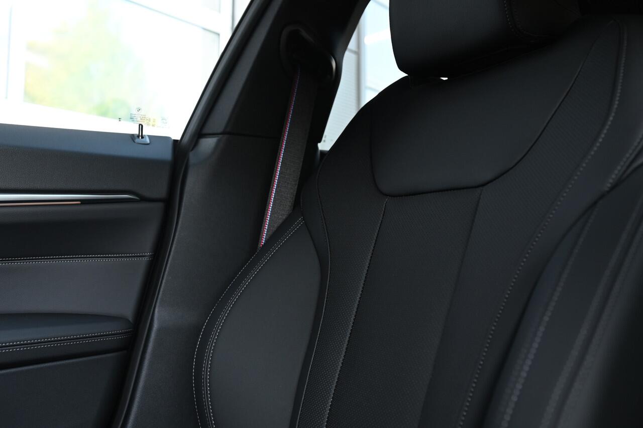 BMW 4-SERIE Gran Coupé 420i M Sport Automaat / Achteruitrijcamera / Adaptieve LED / Comfort Access / M Sportonderstel / Stuurverwarming