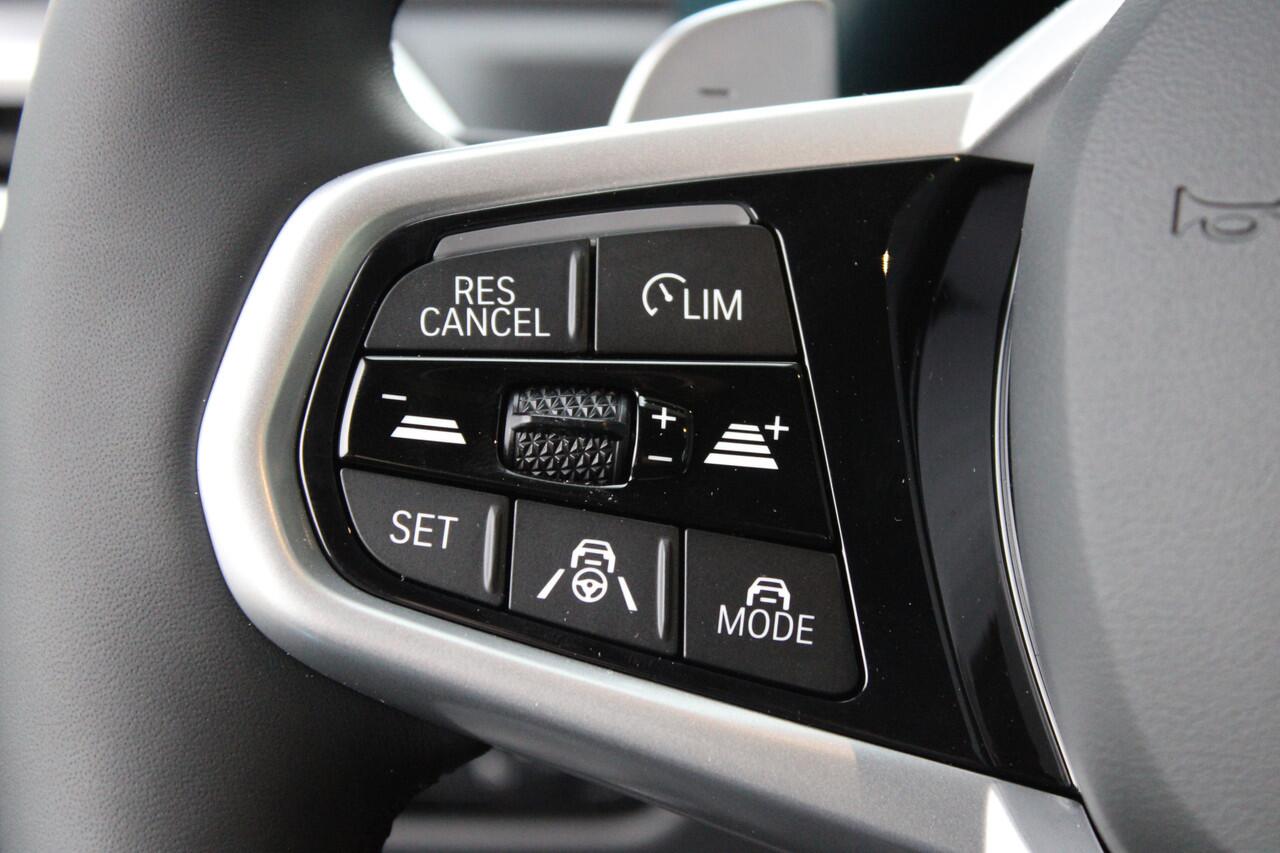 BMW 4-SERIE Coupé 420i High Executive M Sport Automaat / Schuif-kanteldak / Parking Assistant Plus / Comfort Access / M Sportonderstel / Live Cockpit Professional