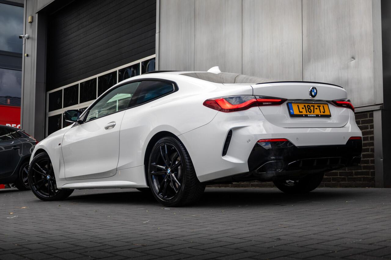 BMW 4-SERIE Coupé 430i 259 pk High Executive M-Sportpakket / NL-Auto/ Keyless/ Head-Up/ Laser/ Schuifdak/ Harman&Kardon/ Apple-Carplay/ Park.Sens/ 19'' LMV