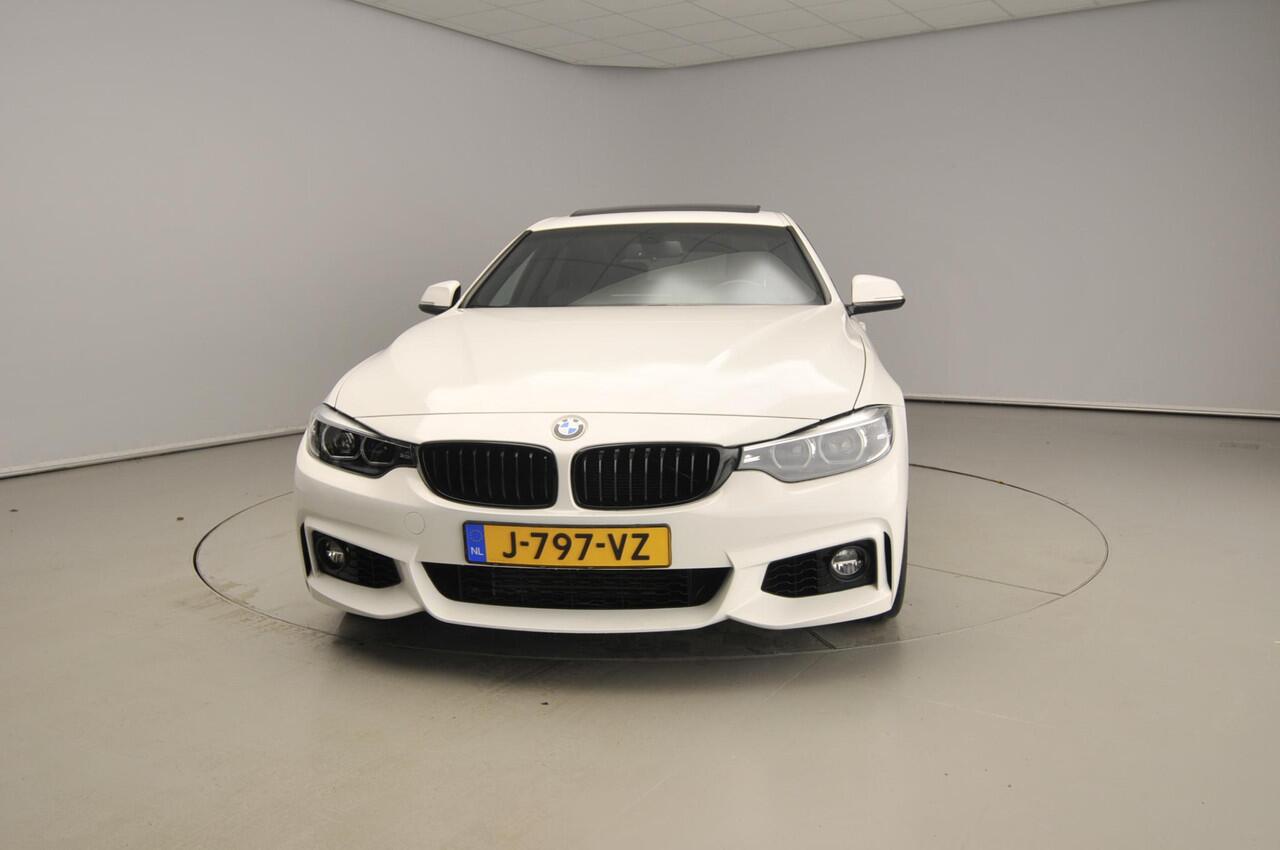 BMW 4-SERIE Gran Coupe 418i | M-Sportpakket | LED | Leder | Navigatie | Schuifdak | Stoelverwarming | DAB | Alu 18 inch