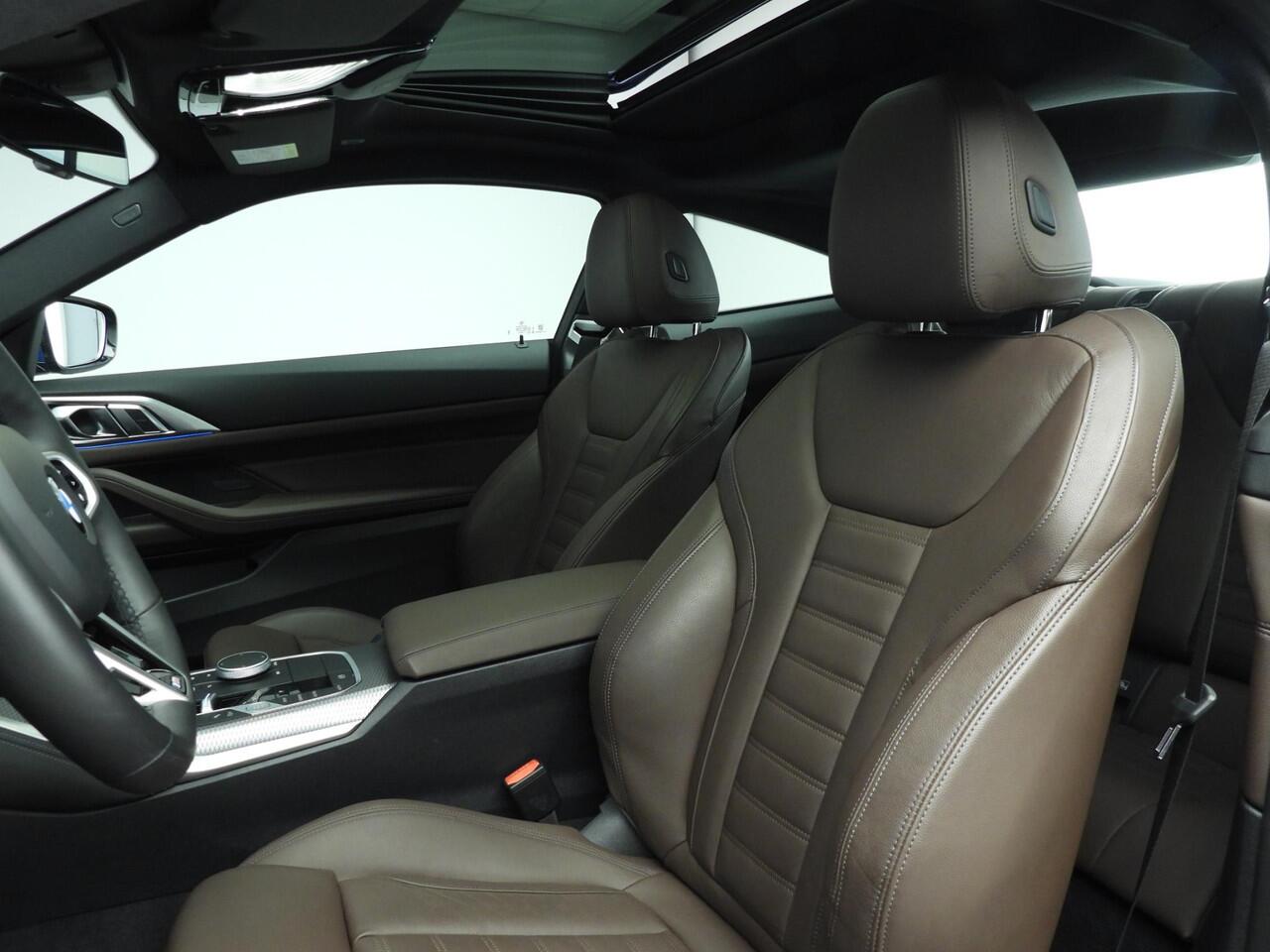 BMW 4-SERIE Coupé 420i | M-Sportpakket | LED | Leder | Navigatie | Sportstoelen | Schuifdak | Stoelverwarming | DAB | Alu 19 inch