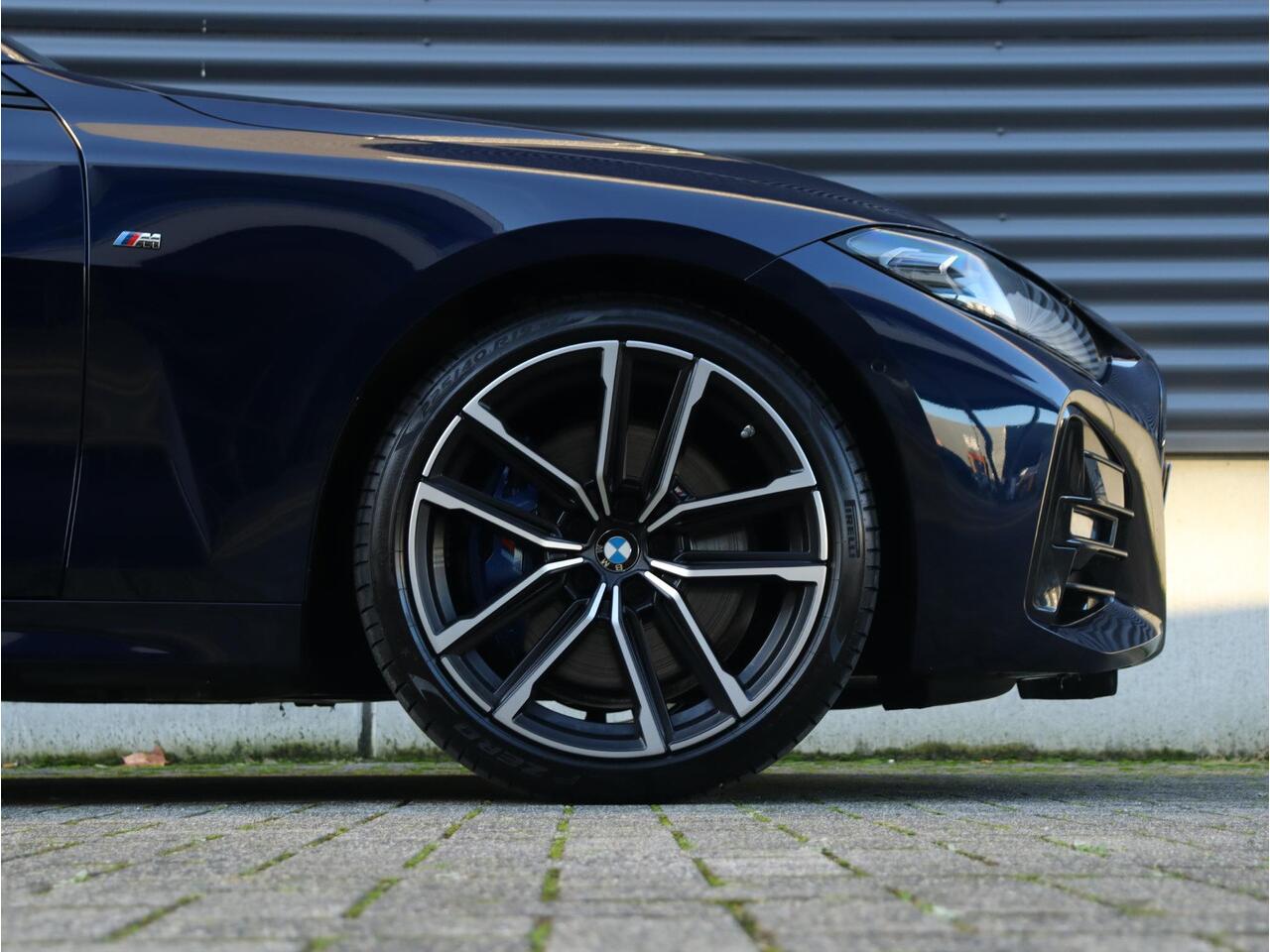 BMW 4-SERIE Cabrio 430i | High Executive | M Sportpakket | Harman Kardon | Comfort Access | Laserlight | Camera | M Sportremmen | 19'' LMV