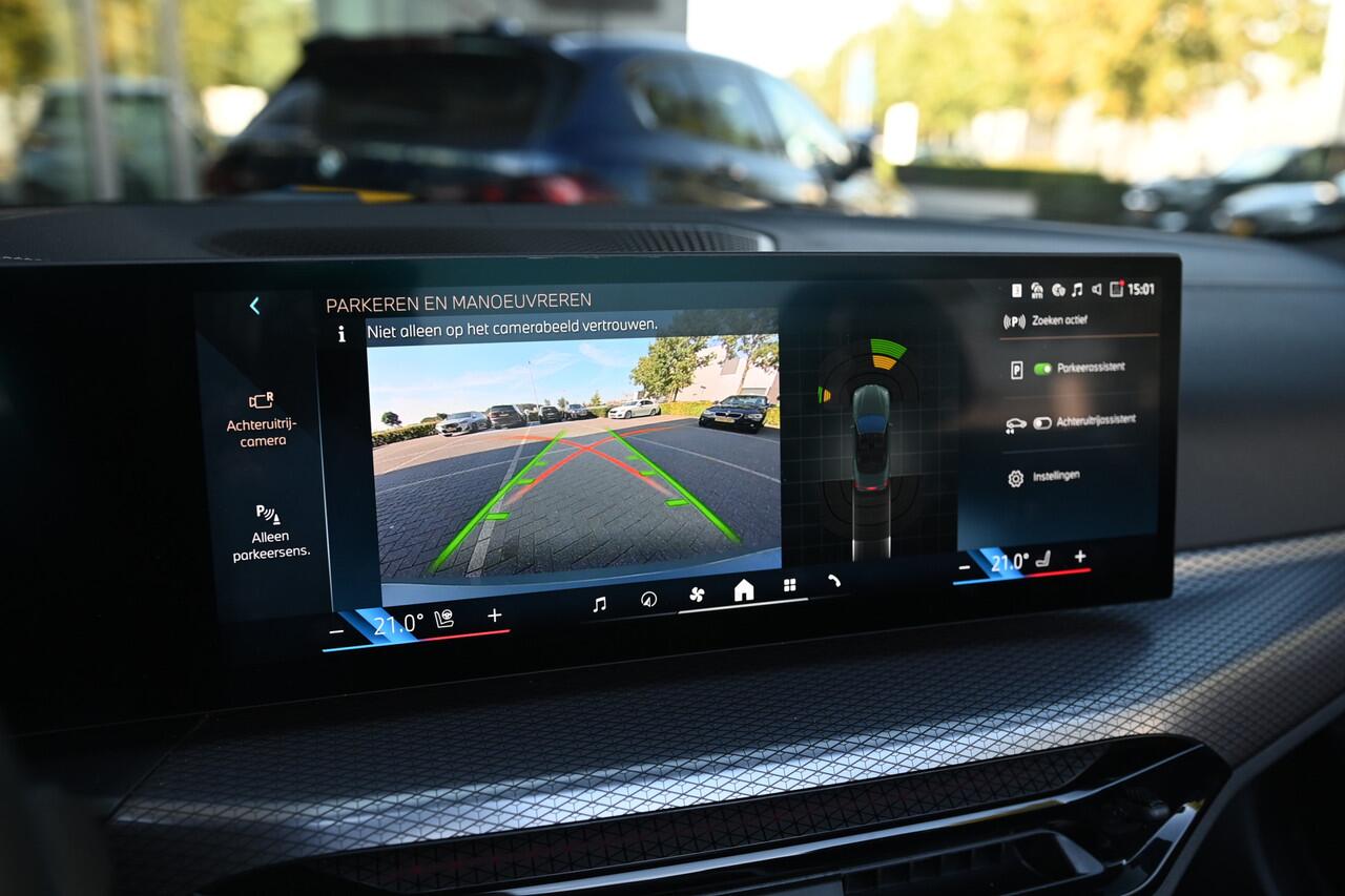 BMW 4-SERIE Cabrio 430i xDrive M Sport Automaat / Achteruitrijcamera / Comfort Access / Adaptieve LED / M Sport onderstel / Stoelverwarming / Widescreen Display