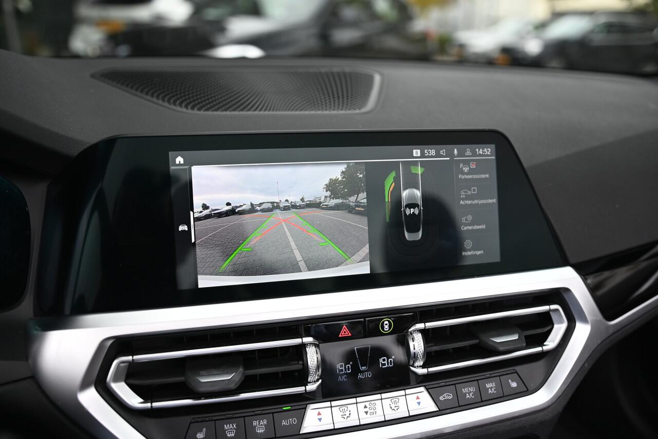 BMW 4-SERIE Cabrio 420i High Executive Automaat / Achteruitrijcamera / Parking Assistant / Live Cockpit Professional / Stoelverwarming / Cruise Control / 19" LMV