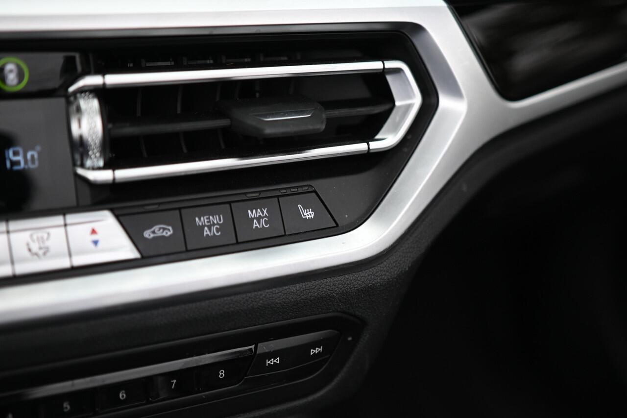 BMW 4-SERIE Cabrio 420i High Executive Automaat / Achteruitrijcamera / Parking Assistant / Live Cockpit Professional / Stoelverwarming / Cruise Control / 19" LMV