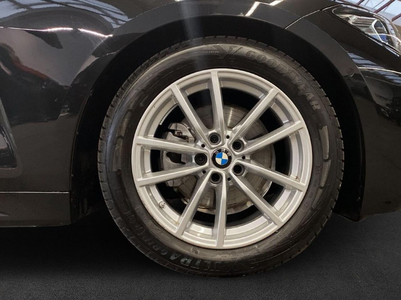 BMW 4-SERIE Cabrio 420d M-Sport ACC HEAD-UP LIVE COCKPIT SPORTSTOELEN STOELVERWARMING STUURVERWARMING