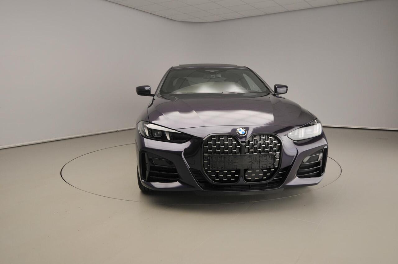 BMW 4-SERIE 430i xDrive Coupé | M Sportpakket Pro | Innovation Pack | Comfort Pack