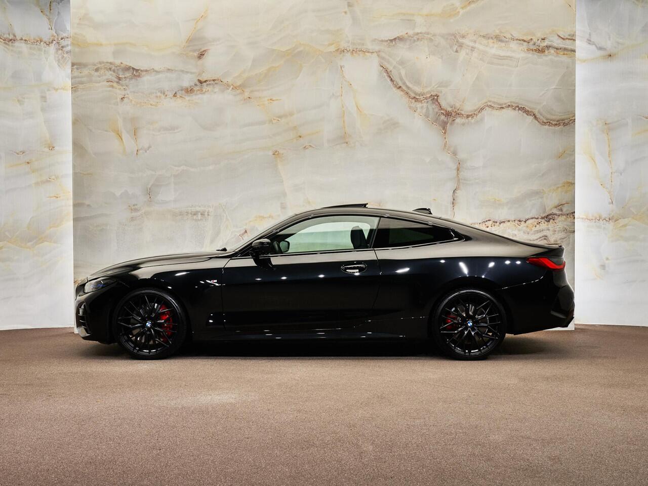 BMW 4-SERIE Coupé M440i M Sport Pro, 20", schuifdak, M stoelen, H/K, laser, HUD, ACC, leder, keyless