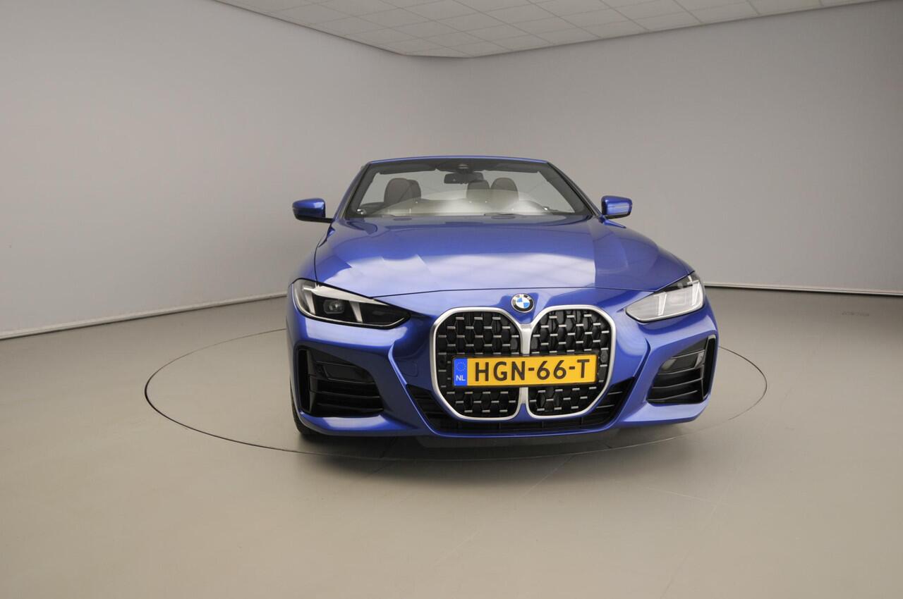 BMW 4-SERIE Cabrio 430i xDrive | M-Sportpakket | LED | Leder | Navigatie | Elektr. zetels | Sportstoelen | DAB | Alu 19 inch