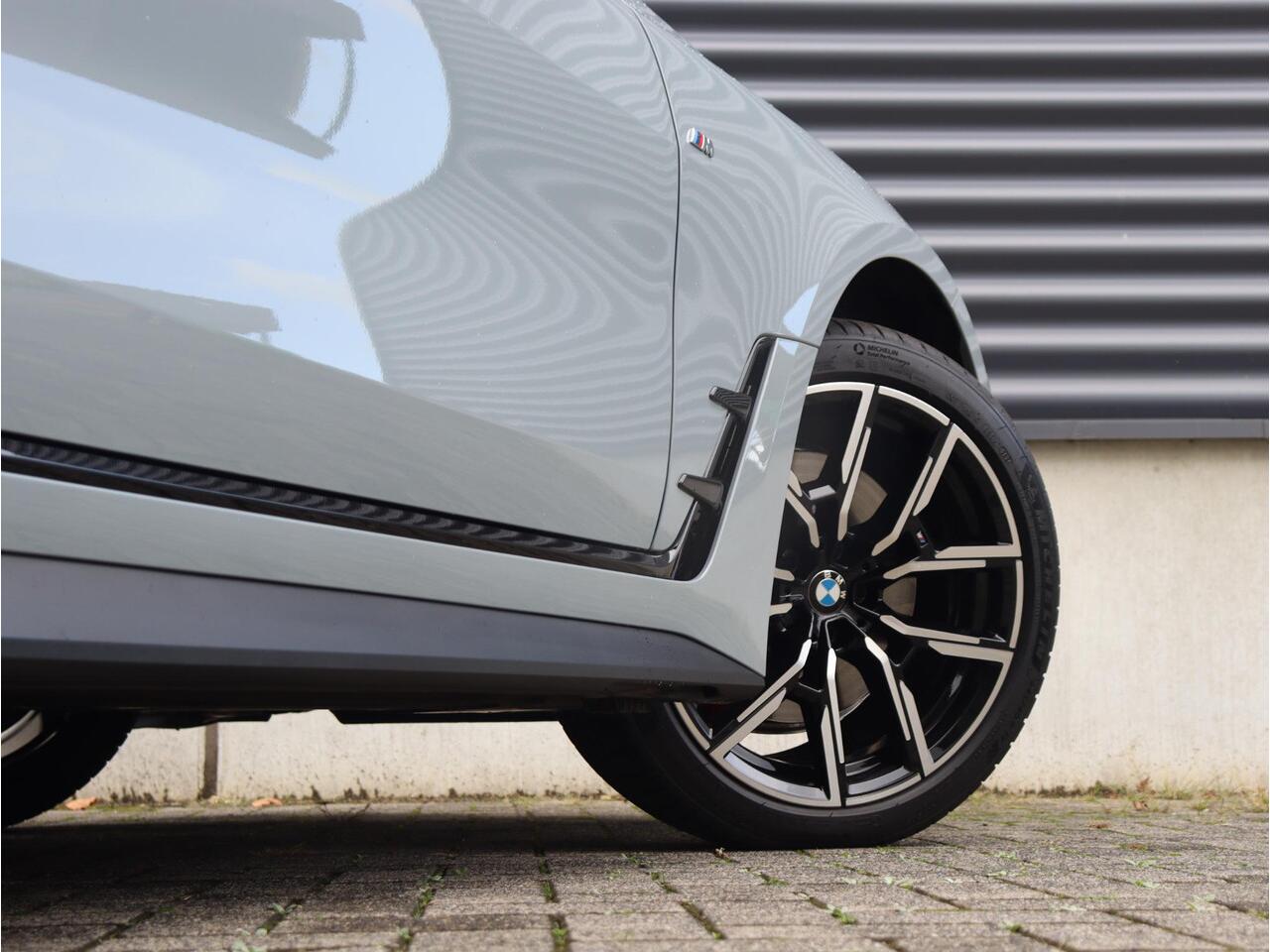 BMW 4-SERIE Gran Coupé 420i | High Executive | M Sportpakket Pro | Panodak | Harman Kardon | Head-Up | Driving Assistant Prof. | Parking Assistant Plus | Comfort Access | 19'' LMV