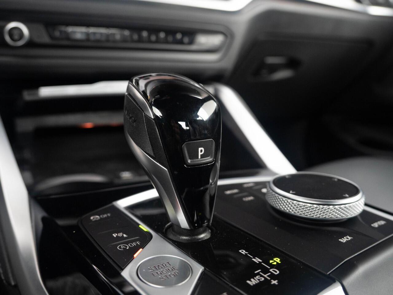 BMW 4-SERIE Cabrio 420i | M Sportpakket | Stuurwielverwarming | Adaptief M Onderstel | Driving Assistant | HiFi | Comfort Access