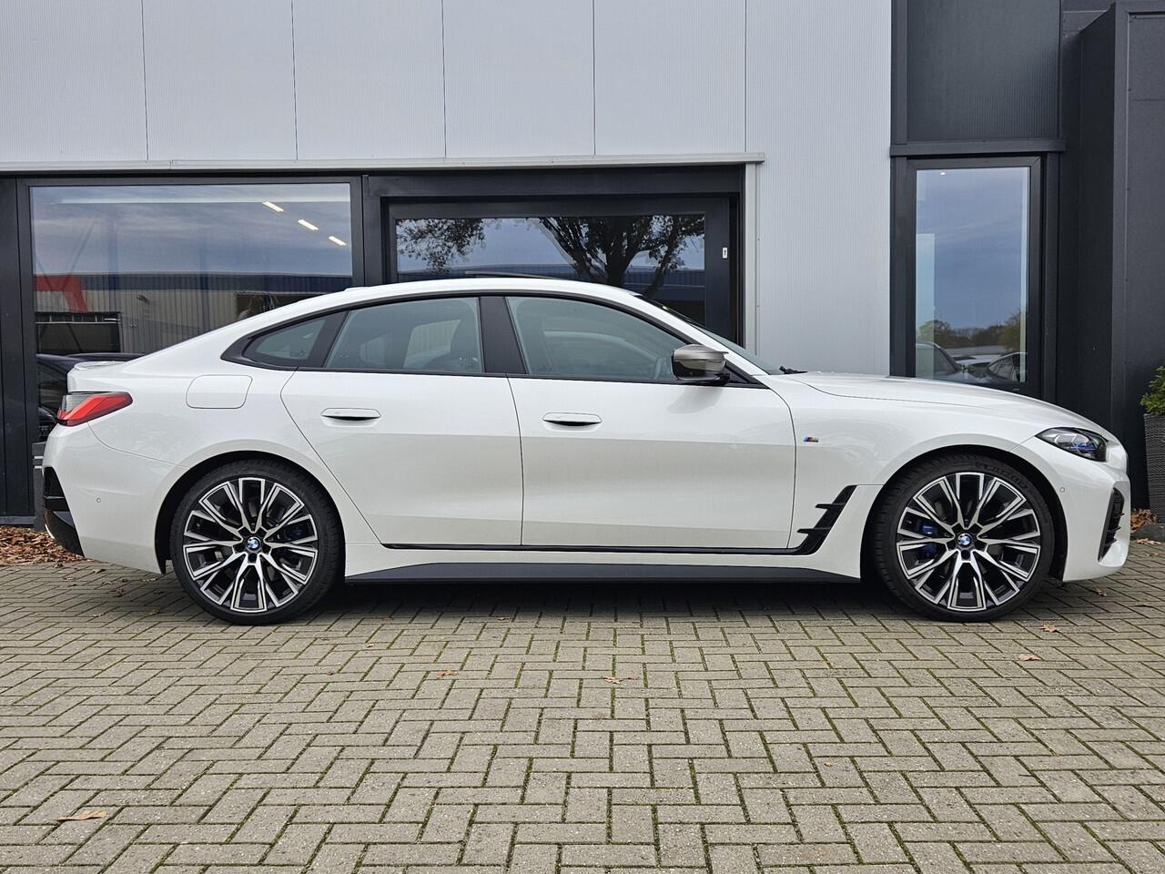 BMW 4-SERIE Gran Coupé 440i High Executive M-Sport + LASER + INDIVIDUAL + SCHUIFDAK + HARMAN KARDON + KEYLESS