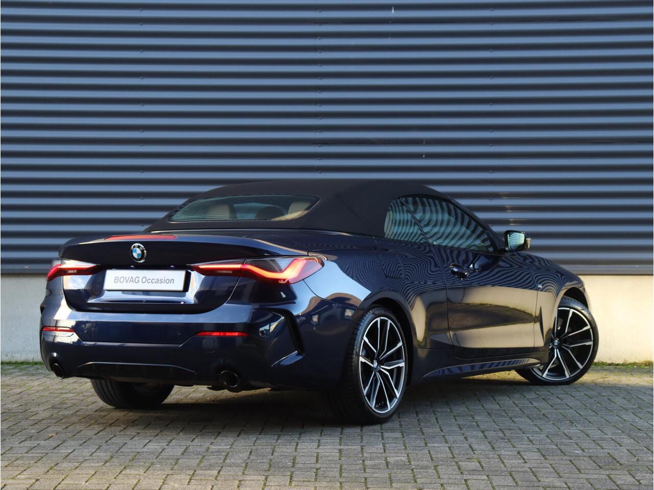 BMW 4-SERIE Cabrio 430i | High Executive | M Sportpakket | Harman Kardon | Comfort Access | Laserlight | Camera | M Sportremmen | 19'' LMV