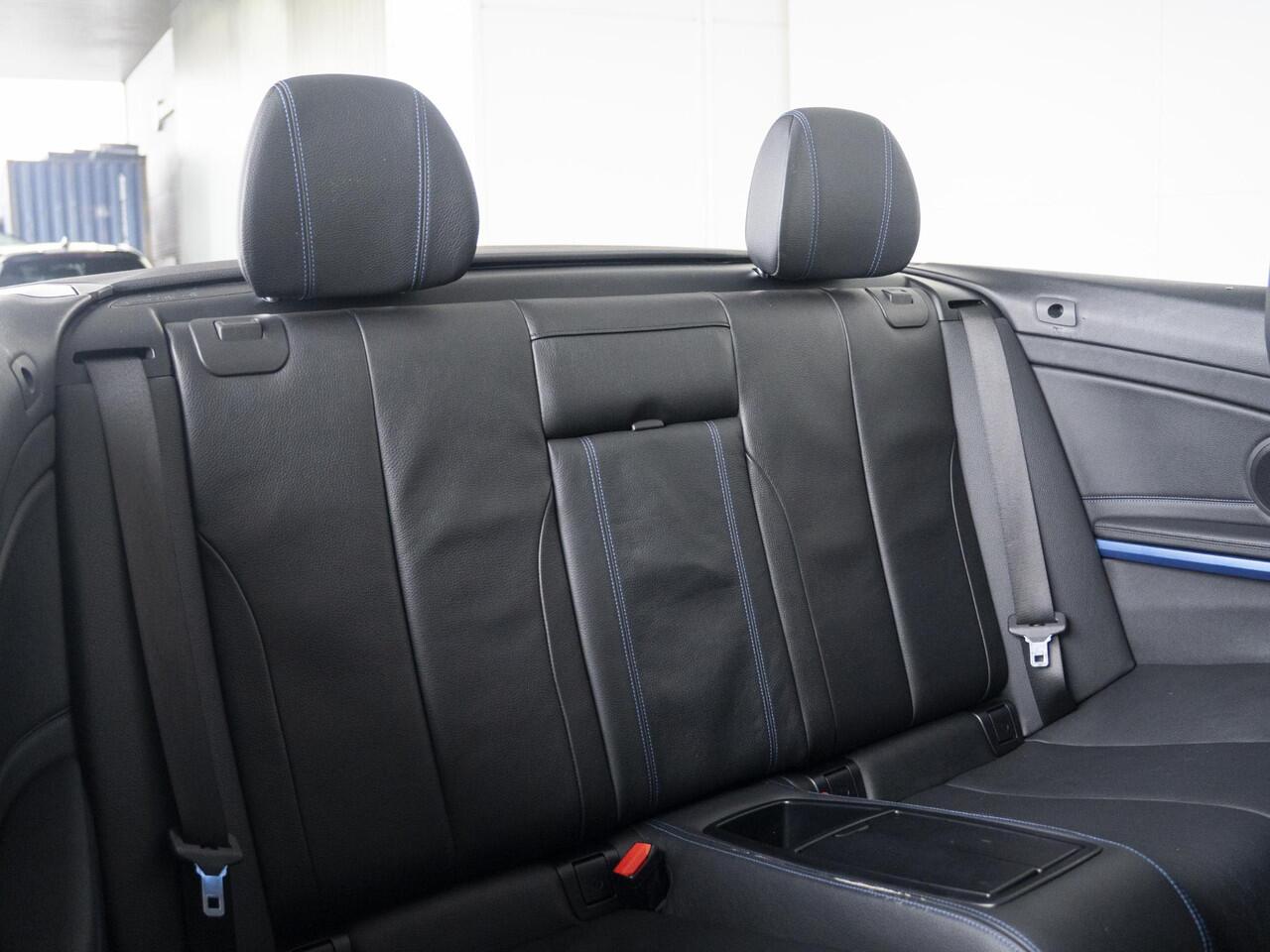 BMW 4-SERIE Cabrio 420i | M Sportpakket | Stoelverwarming | PDC | Cruise Control | LED | 18''