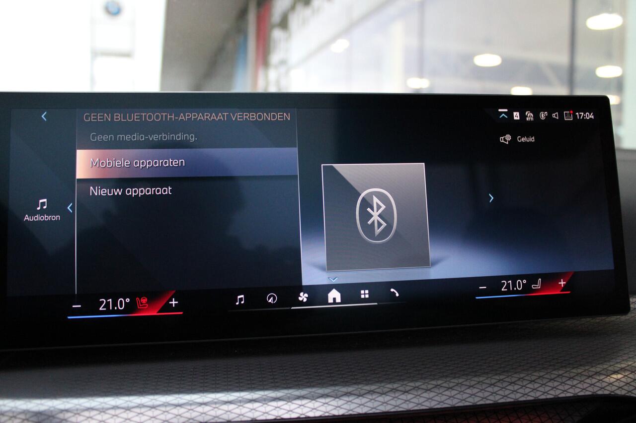 BMW 4-SERIE Cabrio 430i xDrive M Sport Automaat / Achteruitrijcamera / M Sportonderstel / Comfort Access / Adaptieve LED / / Stoelverwarming / Widescreen Display