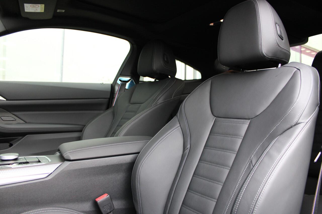 BMW 4-SERIE Coupé 420i High Executive M Sport Automaat / Schuif-kanteldak / Parking Assistant Plus / Comfort Access / M Sportonderstel / Live Cockpit Professional