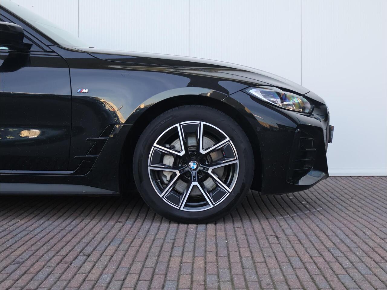 BMW 4-SERIE Gran Coupé 430i High Executive M-Sportpakket / HIFI / Schuif - Kanteldak / Extra Getint Glas / 18 '' /