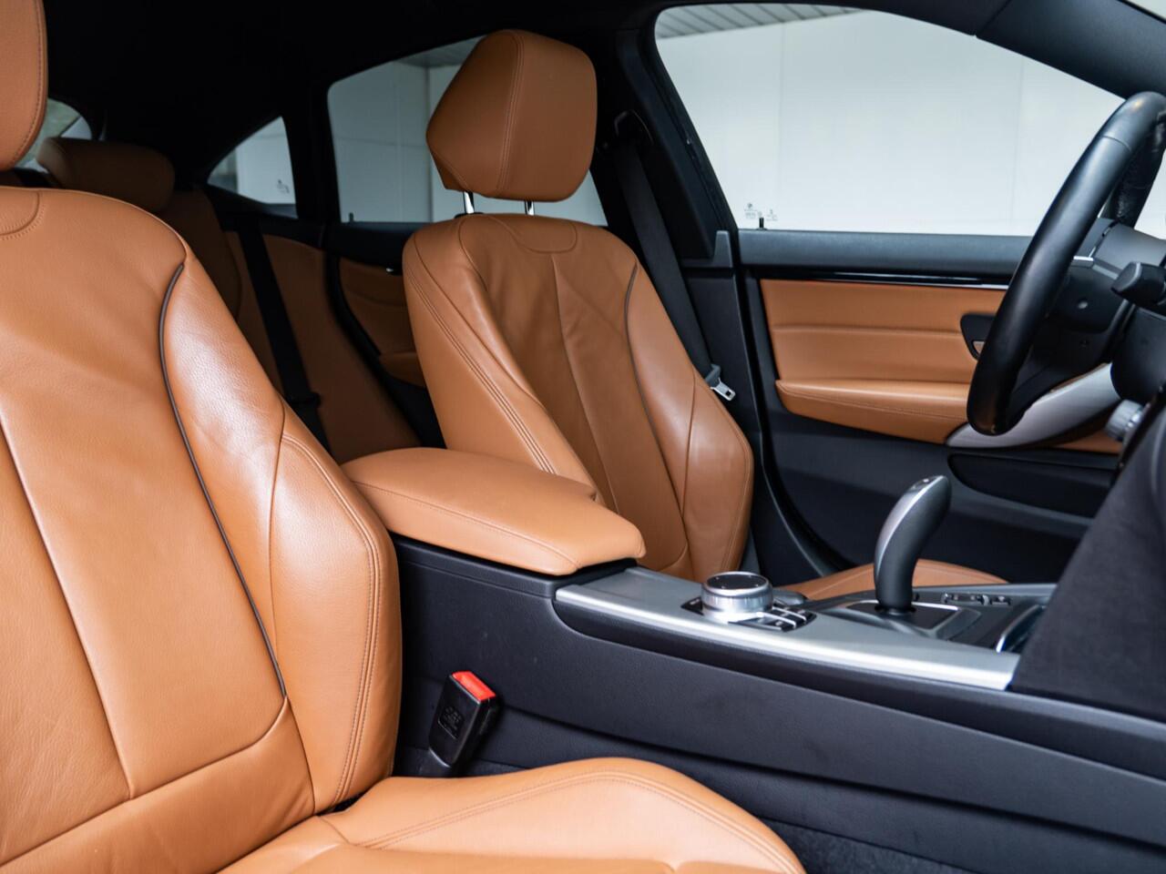 BMW 4-SERIE Gran Coupé 418i | Executive | M Sportpakket | PDC | Stoelverwarming | Cruise Control | 19''