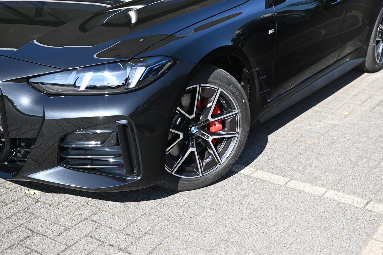 BMW 4-SERIE Gran Coupé 420i M Sport Automaat / Achteruitrijcamera / Adaptieve LED / Comfort Access / M Sportonderstel / Stuurverwarming