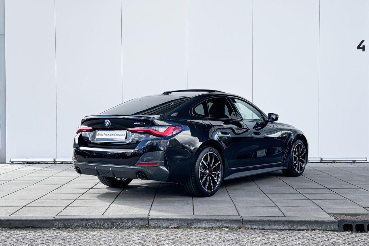 BMW 4-SERIE Gran Coupé 420i High Executive M Sportpakket Pro / Harman Kardon / Glazen Schuifdak / Comfort Access / Elektrisch Verstelbare Stoelen / Adaptieve Cruise / Comfort Acces / 19 Inch / Selections