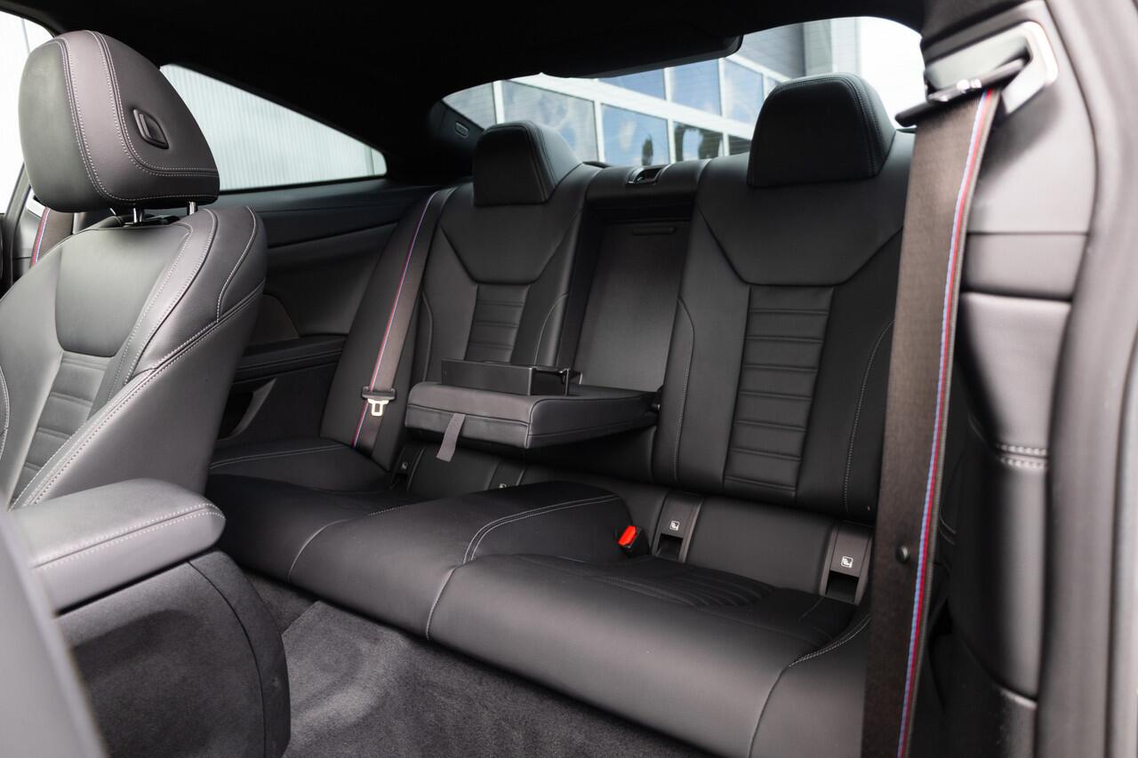 BMW 4-SERIE Coupé 430i 259 pk High Executive M-Sportpakket / NL-Auto/ Keyless/ Head-Up/ Laser/ Schuifdak/ Harman&Kardon/ Apple-Carplay/ Park.Sens/ 19'' LMV