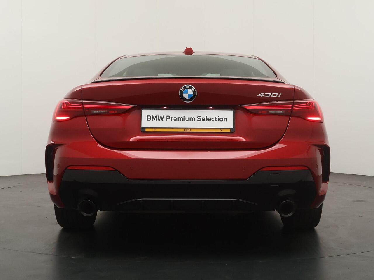 BMW 4-SERIE Coupé 430i xDrive Glazen Schuif-/kanteldak | Leder | HiFi | Stoelverwarming | Camera | Parkeersensoren V+A |