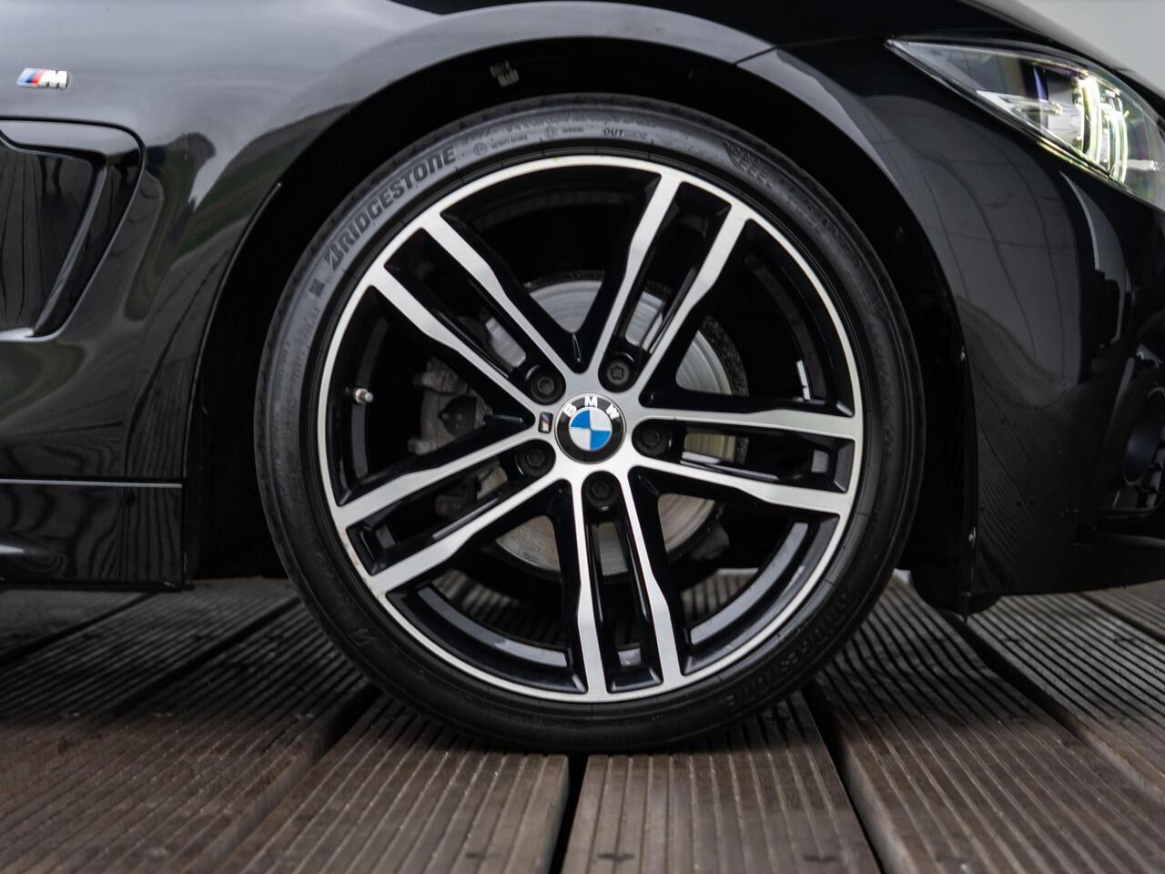 BMW 4-SERIE Gran Coupé 418i | Executive | M Sportpakket | PDC | Stoelverwarming | Cruise Control | 19''
