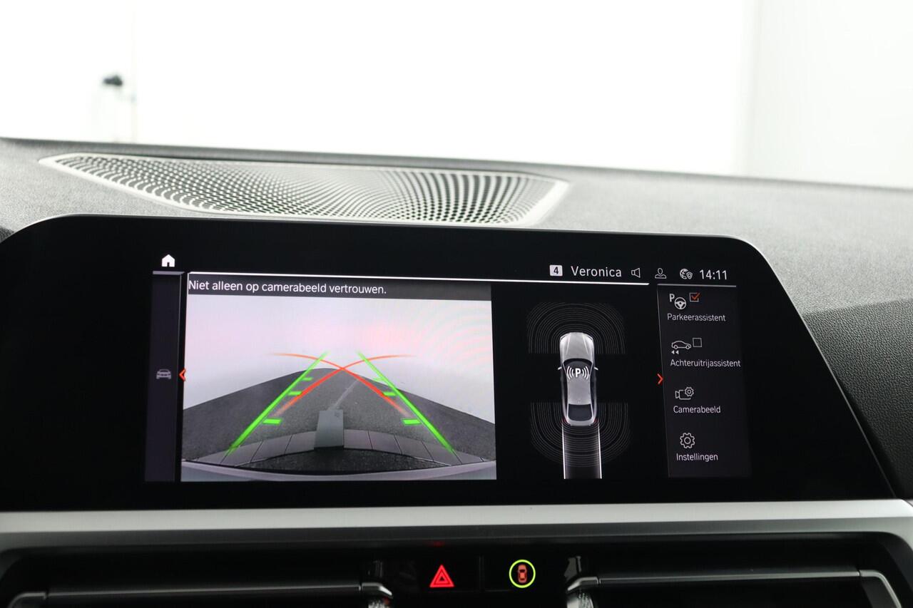 BMW 4-SERIE Gran Coupé 420i Business Edition Plus | M Sportpakket | Achteruitrijcamera | keyless entry | Voorstoelen verwarmd |