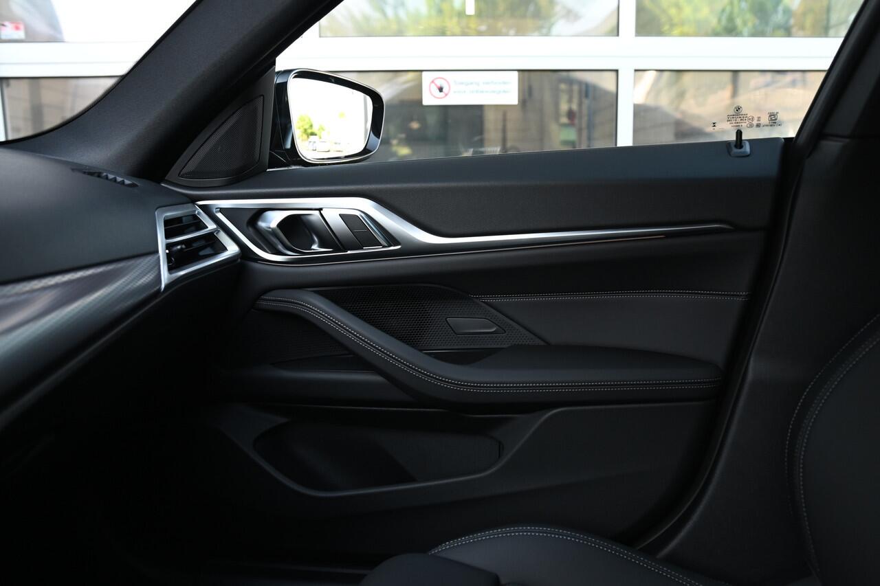 BMW 4-SERIE Gran Coupé 420i M Sport Automaat / Achteruitrijcamera / Adaptieve LED / Comfort Access / M Sportonderstel / Stuurverwarming