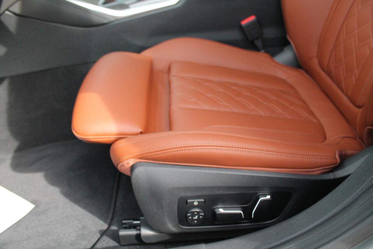 BMW 4-SERIE Gran Coupé M440i xDrive High Executive Automaat / Schuif-kanteldak / Trekhaak / Adaptieve LED / M Adaptief onderstel / Parking Assistant Plus / Comfort Access