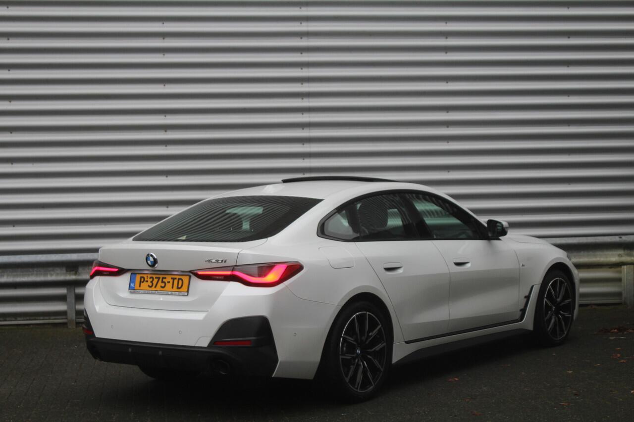 BMW 4-SERIE Gran Coupé 420i 184pk Business Edition Plus M Sportpakket Automaat BTW NL-Auto NAP Clima Cruise Navi Camera Schuif-kanteldak 17"LMV Leder El. Klep