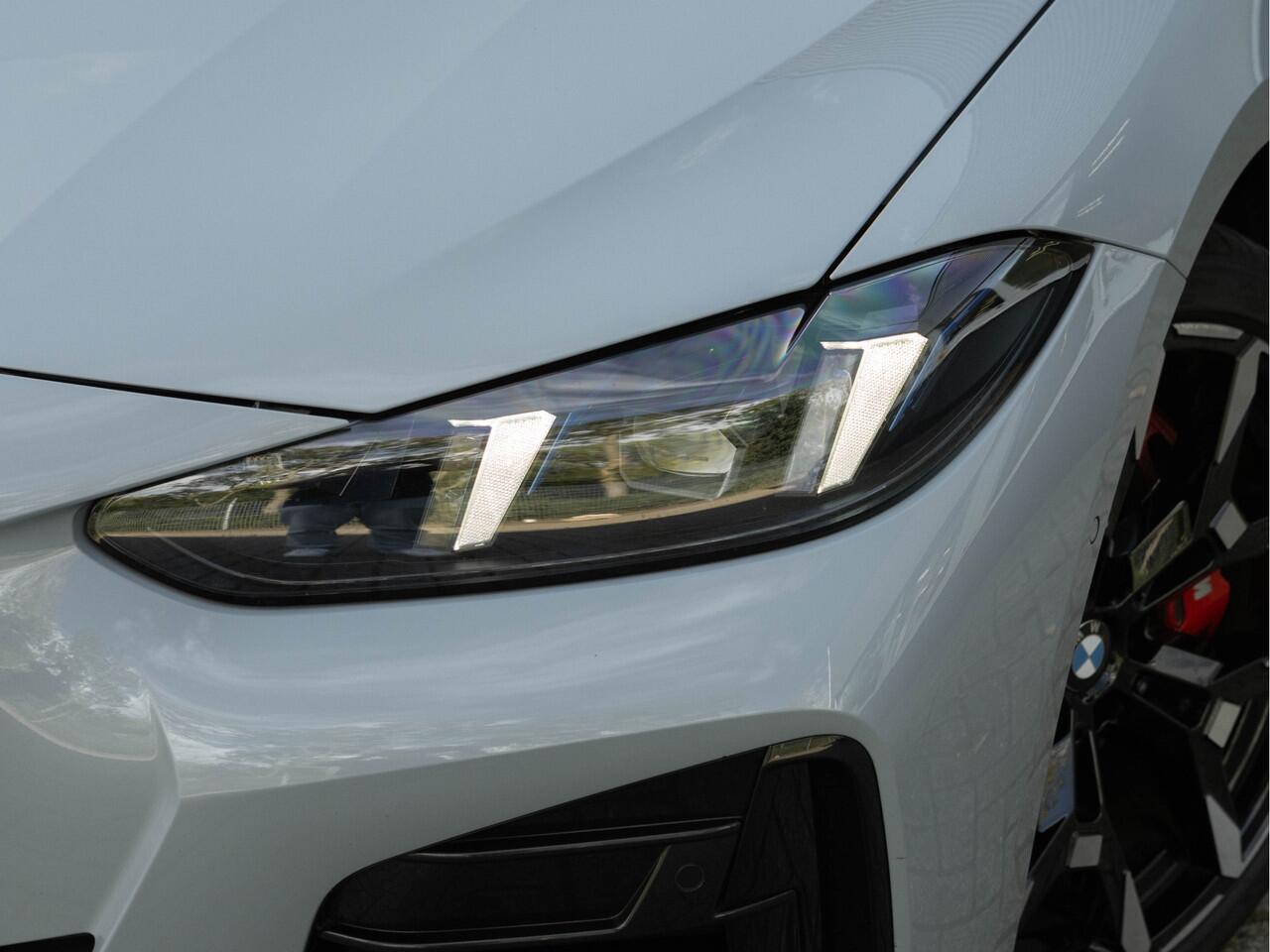 BMW 4-SERIE Cabrio 430i xDrive M-Sport Pro - Widescreen - Camera - Hifi - Stoelverwarming