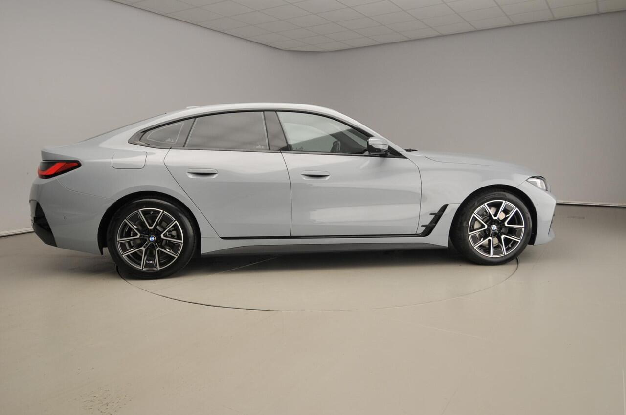 BMW 4-SERIE Gran Coupe 430i xDrive | M-Sportpakket | LED | Leder | HUD | Active cruise | DAB | Harman-kardon sound | Alu 18 inch